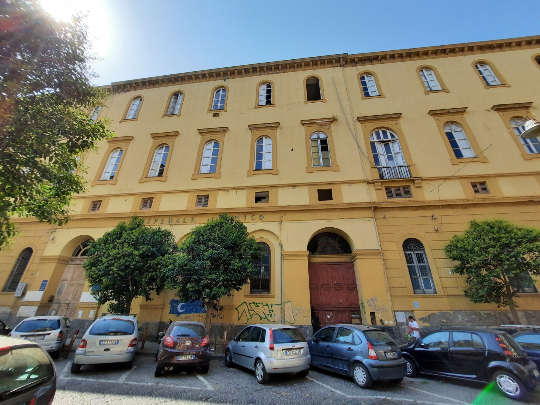 old Gesù e Maria Hospital, Naples - 01.jpg